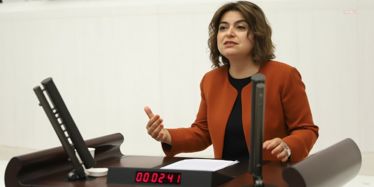 HDP, BTK’nın Türkiye’deki tüm kullanıcılara ait verileri talep etmesine dair hak ihlallerinin TBMM’de araştırılmasını istedi HDP, BTK’nın Türkiye’deki tüm kullanıcılara ait verileri talep etmesine dair hak ihlallerinin TBMM’de araştırılmasını istedi
