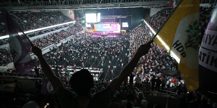 HDP’yle dayanışma mı zor dayanışana saldırmak mı? HDP’yle dayanışma mı zor dayanışana saldırmak mı?
