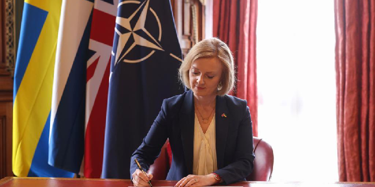 İngiliz Dışişleri Bakanı’nın yeni planı: Göçmenleri Ruanda’yla birlikte Türkiye’ye de gönderebiliriz İngiliz Dışişleri Bakanı’nın yeni planı: Göçmenleri Ruanda’yla birlikte Türkiye’ye de gönderebiliriz