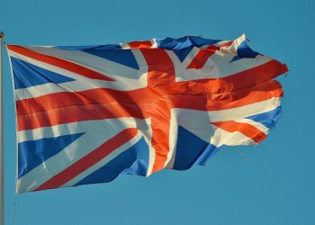 İngiliz hükümeti güven oylamasını kazandı