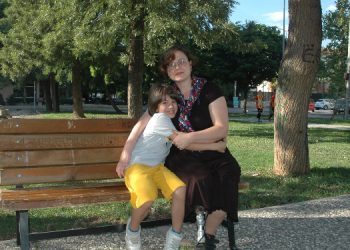 İzmirli depremzede: 2 bin lira kiradayım. Bugün çıksam 6 bin liranın altında kira yok