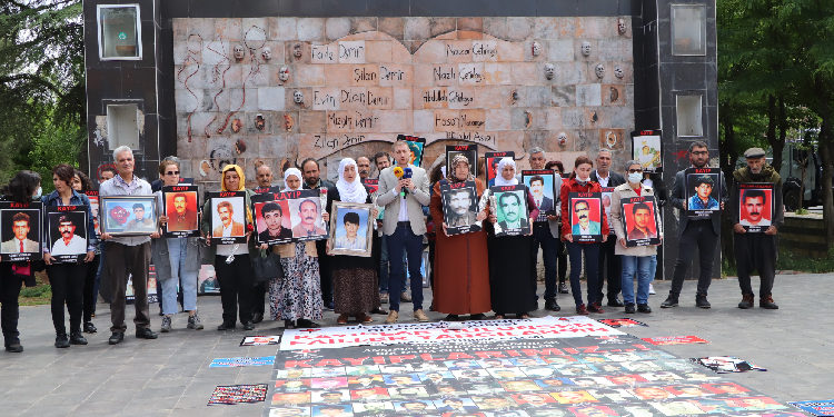 Kayıp yakınları: 700 haftadır buradayız, sizi de bekliyoruz Kayıp yakınları: 700 haftadır buradayız, sizi de bekliyoruz