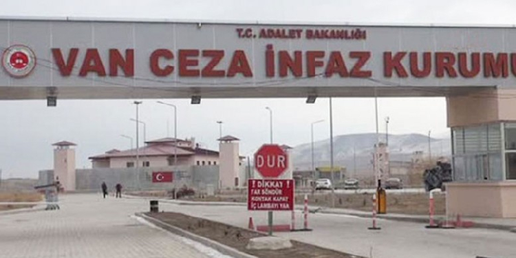 Kovid-19’a yakalanan 4 tutuklu tedavi edilmiyor Kovid-19’a yakalanan 4 tutuklu tedavi edilmiyor