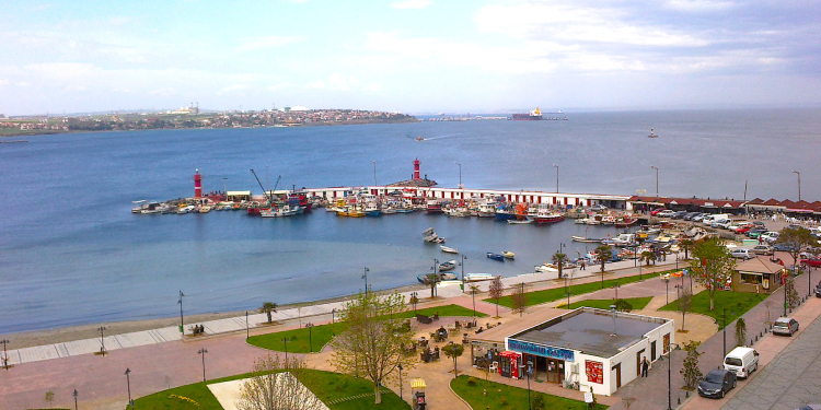 Marmaraereğlisi’nde nüfus 1 milyona çıktı, kumsaldan 483 ton çöp toplandı Marmaraereğlisi’nde nüfus 1 milyona çıktı, kumsaldan 483 ton çöp toplandı