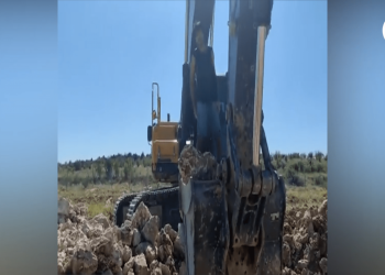 ODTÜ’de inşaatı durdurmak için öğrenciler iş makinelerinin üstüne çıktı