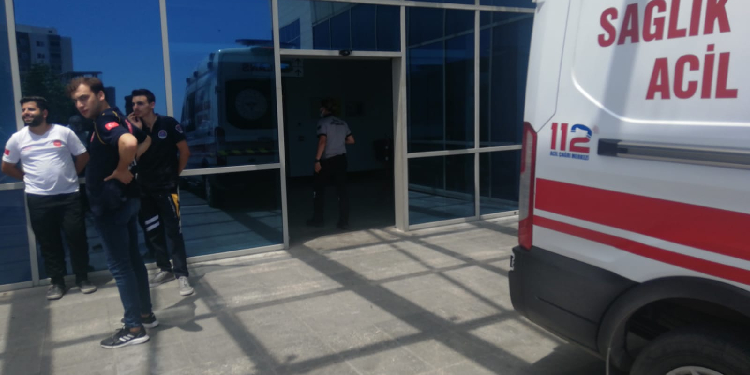 Sağlık çalışanlarına silah doğrulttu serbest bırakıldı Sağlık çalışanlarına silah doğrulttu serbest bırakıldı