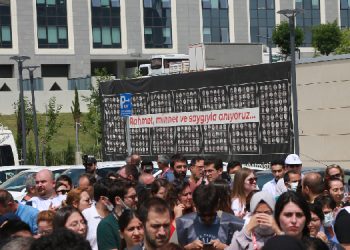 Sağlık emekçileri Koca’ya istifa çağrısını yineledi