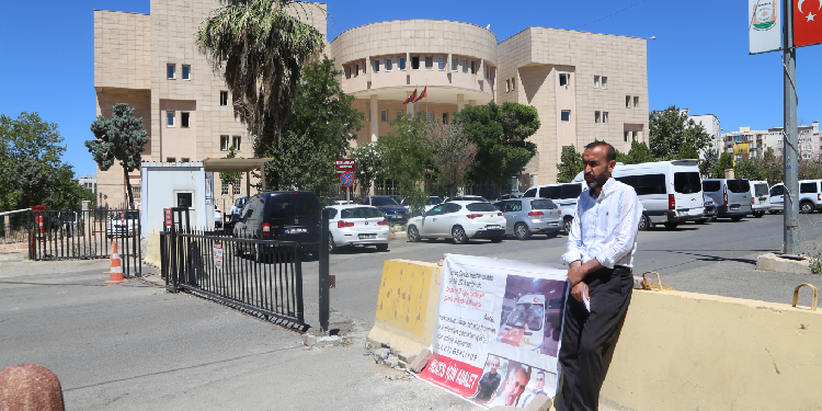 Şenyaşar ailesinin nöbeti 485’inci gününde Şenyaşar ailesinin nöbeti 485’inci gününde