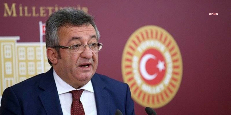 “Son beş yılda bankaların borcu yüzünden icra takibine aldığı vatandaş sayısı 4 milyon 150 bine dayandı” “Son beş yılda bankaların borcu yüzünden icra takibine aldığı vatandaş sayısı 4 milyon 150 bine dayandı”