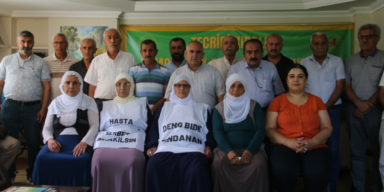 Tutuklu aileleri: Bayramımız buruk geçiyor Tutuklu aileleri: Bayramımız buruk geçiyor