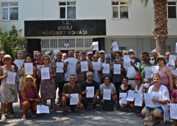 Dikili’de asbestli gemiye karşı kaymakamlığa dilekçe verildi