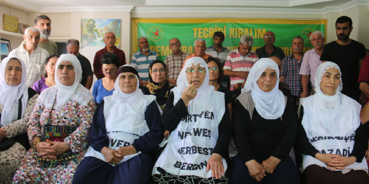 Adalet Nöbeti: Cenazenin torbayla teslim edilmesi insanlık ayıbıdır Adalet Nöbeti: Cenazenin torbayla teslim edilmesi insanlık ayıbıdır