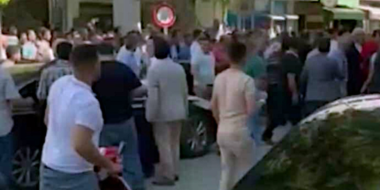 AKP’li başkandan yurttaşlara: Siz kimsiniz lan! AKP’li başkandan yurttaşlara: Siz kimsiniz lan!