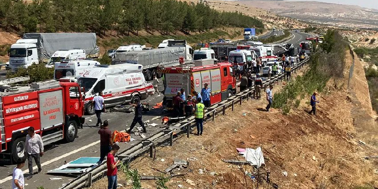 Antep’te kaza: 16 kişi yaşamını yitirdi Antep’te kaza: 16 kişi yaşamını yitirdi