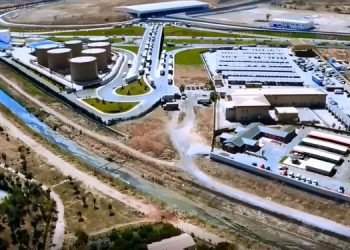 Ayamama Deresi kırmızı akmaya başladı: İnsan kokudan kalamıyor