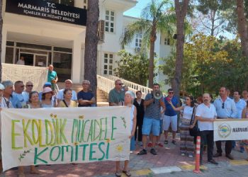 Ekolojistler belediye önünde: Sinpaş inşaatı durdurulsun