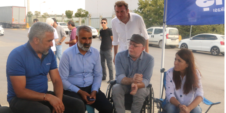HDP’li vekiller işten atılan işçileri ziyaret etti HDP’li vekiller işten atılan işçileri ziyaret etti