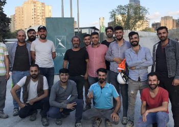 İFM inşaatında çalışan işçiler tüm haklarını eylemle aldı