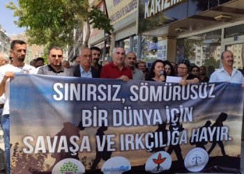 “İnsan kaçakçıları devlet görevlileriyle işbirliği yapıyor”