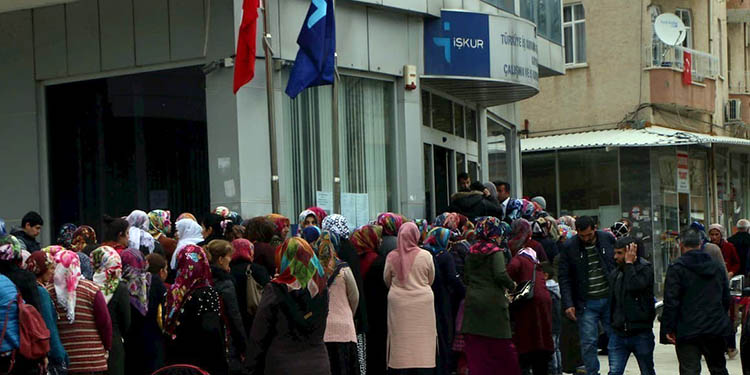 TÜİK: Şubat ayında işsizlik yüzde 10’a yükseldi TÜİK: Şubat ayında işsizlik yüzde 10’a yükseldi