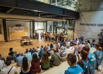 İzmir’de asbestli gemiye karşı ortak mücadele kararı