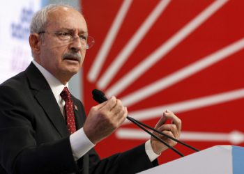 Kılıçdaroğlu: Deprem bölgesinde çalışan kamu personeline acilen 2 maaş ikramiye yatırın