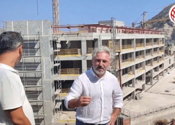 Murat Çepni, Sinpaş’ın kaçak inşaatına girerek denetim yaptı