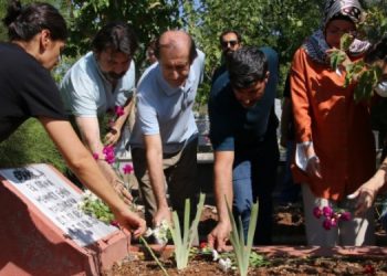 Mehmet Yalçınkaya mezarı başında anıldı