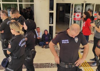 Şenyaşar ailesi Adalet Nöbeti’ni ablukada sürdürüyor
