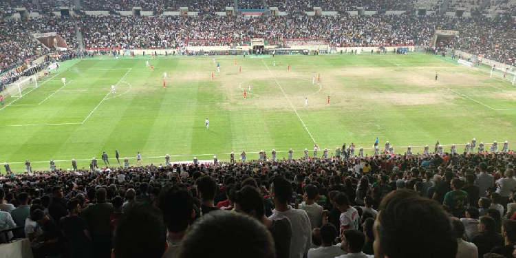 6 kişi “hayali bir ülkenin bayrağını açmaktan” gözaltına alındı 6 kişi “hayali bir ülkenin bayrağını açmaktan” gözaltına alındı