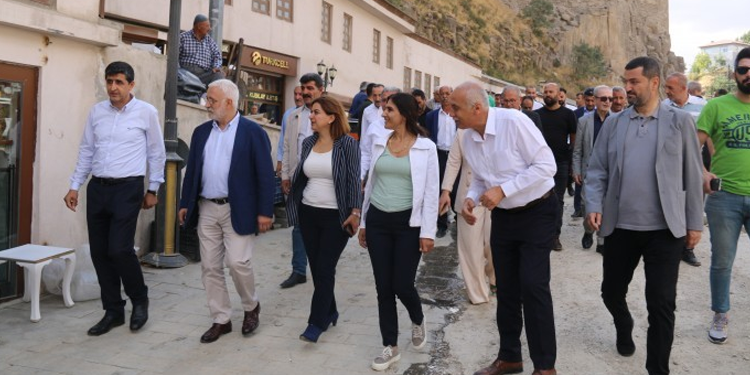 Oluç: Kürtleri yok sayanları Kürtler de yok sayacak Oluç: Kürtleri yok sayanları Kürtler de yok sayacak