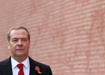 Medvedev: Batı, Ukrayna’daki yer altı kaynaklarını ele geçirmek istiyor