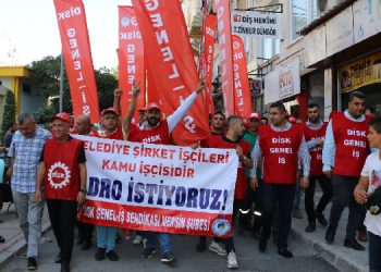 Belediye şirket işçileri kadro istedi