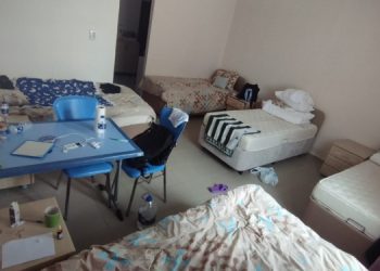 Erdoğan’ın “tarihi” yerleştirmesi: KYK yurdunda bodrum katına yatak konuldu