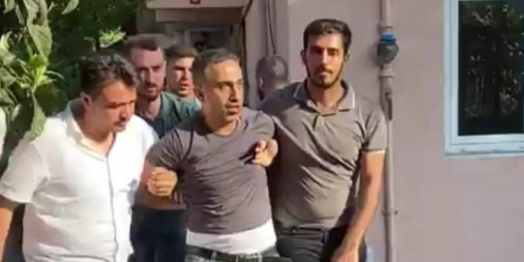 Evlerinden çıkmak istemeyen Tokatköy sakinleri gözaltına alındı Evlerinden çıkmak istemeyen Tokatköy sakinleri gözaltına alındı