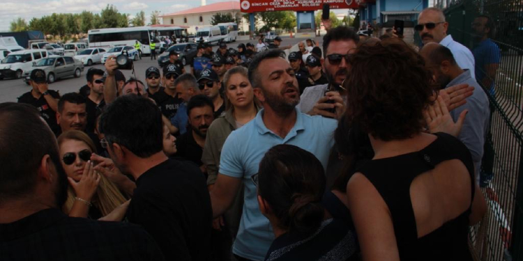 Mersin Barosu polis şiddetini kınadı Mersin Barosu polis şiddetini kınadı