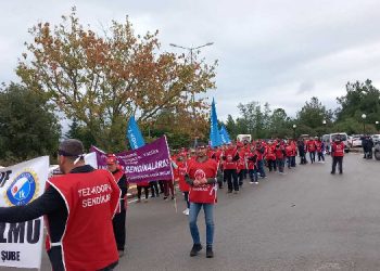 Ondokuz Mayıs Üniversitesi’nde çalışan işçilerden gözleri bağlı eylem