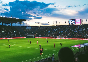 Endonezya’da futbol maçında izdiham: 174 ölü, 100’den fazla yaralı