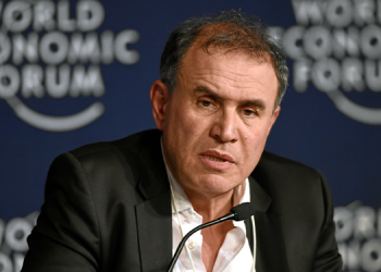 “Kriz kahini” Roubini’den “karma kriz” uyarısı: Dünya bombanın üzerinde oturuyor