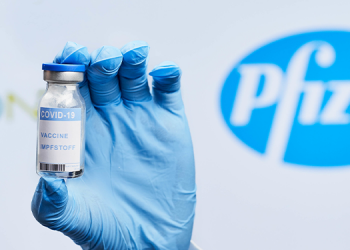 Pfizer yöneticisinden itiraf: Kovid-19 aşısının bulaşmayı engelleyip engellemediğini bilmiyorduk