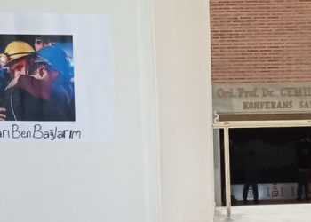 Erdoğan’ın geleceği salona madencilerin fotoğrafı asıldı