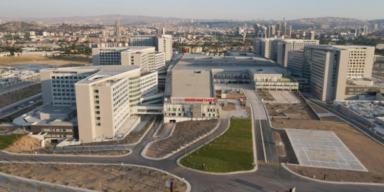 “Şehir Hastaneleri’ne akış için hastane kapatılıyor” “Şehir Hastaneleri’ne akış için hastane kapatılıyor”