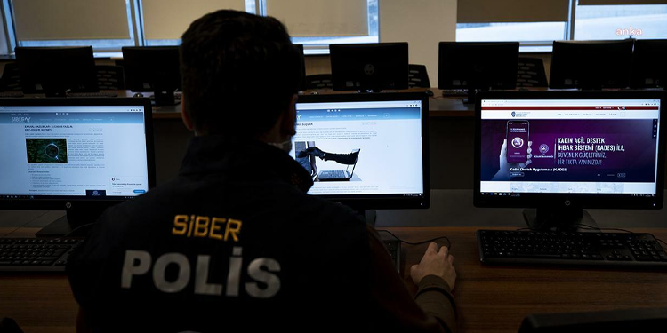 EGM: Provokatif içerikli paylaşımlarda bulunduğu değerlendirilen 25 hesap yöneticisinin tespit edildi EGM: Provokatif içerikli paylaşımlarda bulunduğu değerlendirilen 25 hesap yöneticisinin tespit edildi