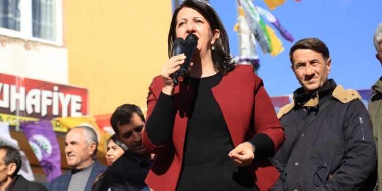 Karayazı’da binler buluştu: Üçüncü yolumuz var Karayazı’da binler buluştu: Üçüncü yolumuz var