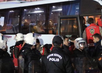 Diyarbakır’da 5 Eğitim Sen üyesi açığa alındı