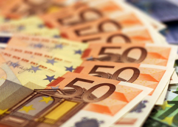Euro 20.20 lira seviyesine yükseldi, gram altın rekor tazeledi