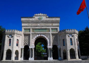 İstanbul Üniversitesi’nde öğrencilere faşist saldırı