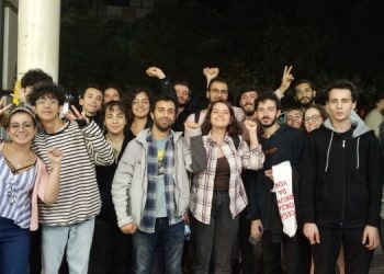 İzmir’de gözaltına alınan 20 genç serbest