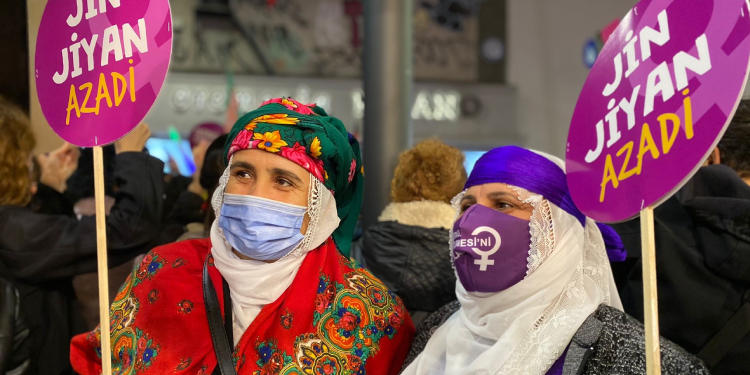 Jin jiyan azadî” sloganıyla 25 Kasım'a: Hepimize güç veriyor – Politika Haber