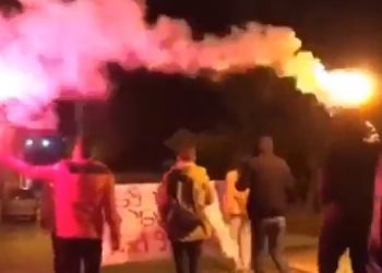 Kobanê saldırısı meşaleli yürüyüşle protesto edildi